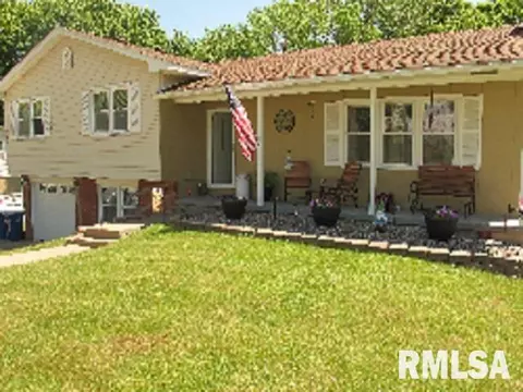 813 10th St, Silvis, IL 61282 photo 1
