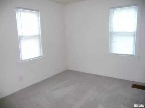 3315 40th St, Moline, IL 61265 photo 10