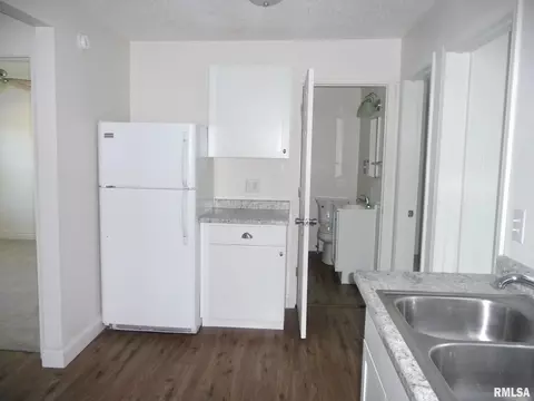3315 40th St, Moline, IL 61265 photo 7