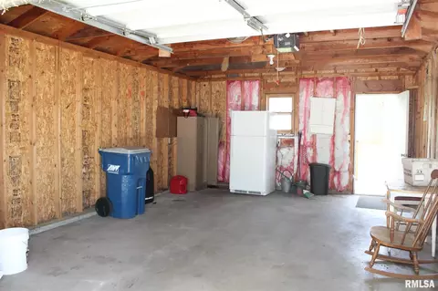 143 6th St, Silvis, IL 61282 photo 12