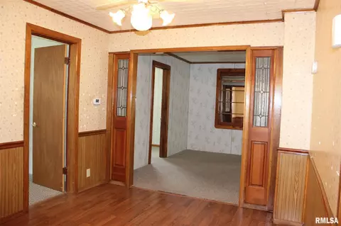143 6th St, Silvis, IL 61282 photo 3