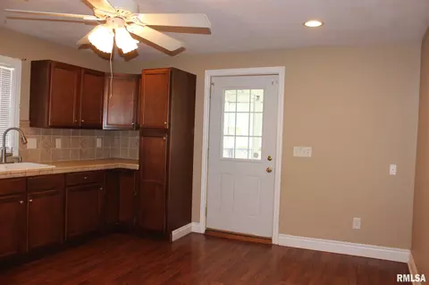 143 6th St, Silvis, IL 61282 photo 14