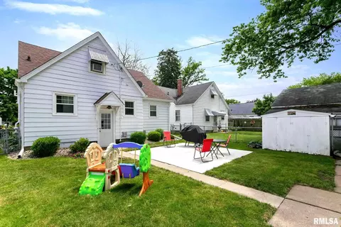 2355 30th St, Moline, IL 61265 photo 3