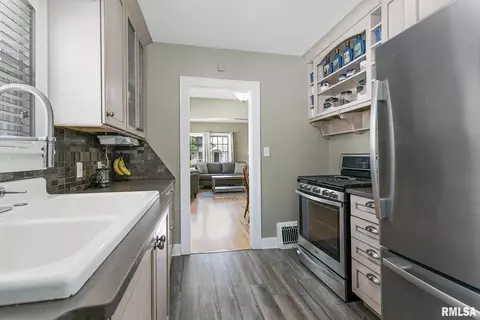 2355 30th St, Moline, IL 61265 photo 14
