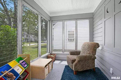 2355 30th St, Moline, IL 61265 photo 7