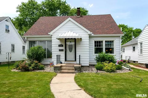 2355 30th St, Moline, IL 61265 photo 1