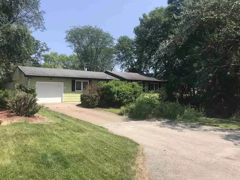1411 10th St, Silvis, IL 61282 photo 3