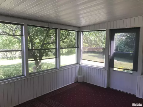 1411 10th St, Silvis, IL 61282 photo 12