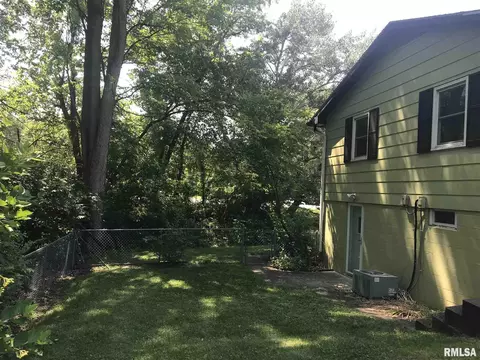 1411 10th St, Silvis, IL 61282 photo 10