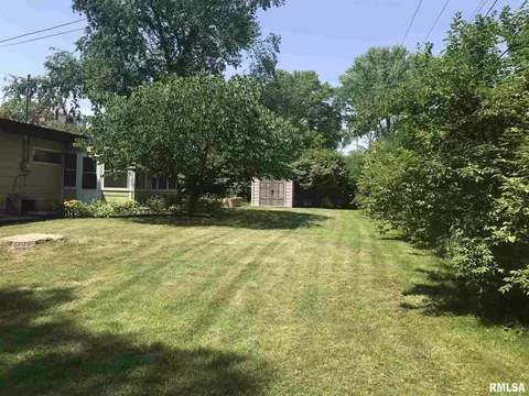1411 10th St, Silvis, IL 61282 photo 8