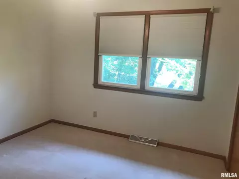 1411 10th St, Silvis, IL 61282 photo 24