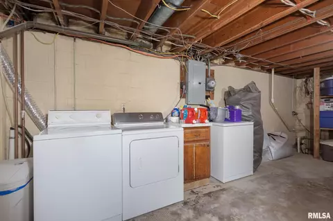 605 12th St, Silvis, IL 61282 photo 32
