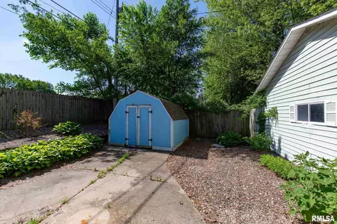 605 12th St, Silvis, IL 61282 photo 9