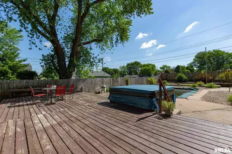 605 12th St, Silvis, IL 61282 photo 7