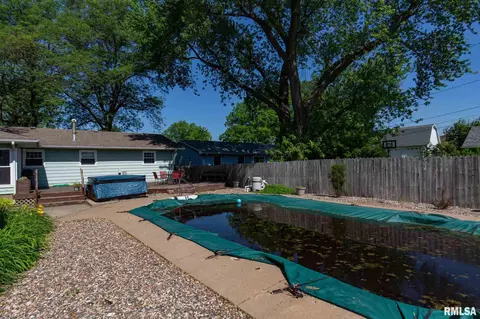 605 12th St, Silvis, IL 61282 photo 10