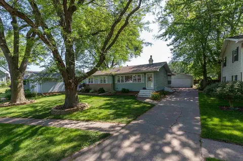605 12th St, Silvis, IL 61282 photo 1