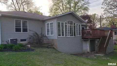 3330 8th St, Moline, IL 61265 photo 3