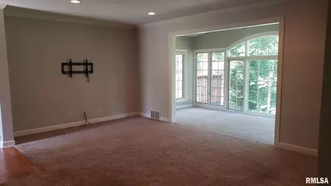 3330 8th St, Moline, IL 61265 photo 8