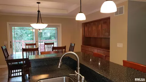 3330 8th St, Moline, IL 61265 photo 6