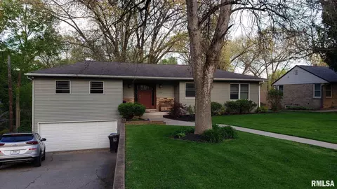 3330 8th St, Moline, IL 61265 photo 2