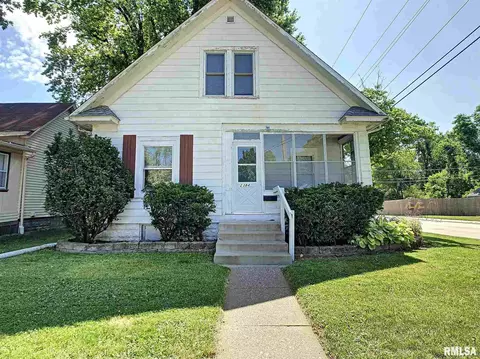 2384 31st St, Moline, IL 61265 photo 1