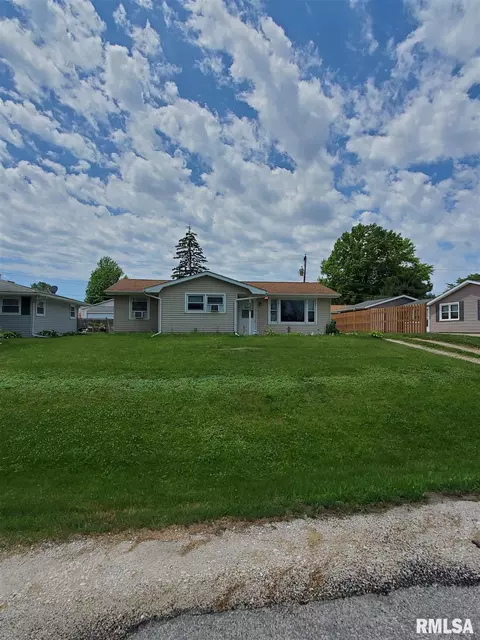 2416 11th St, Silvis, IL 61282 photo 1