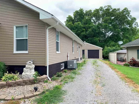 506 Buchanan, Orient, IL 62874 photo 2