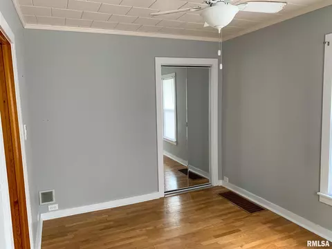 506 Buchanan, Orient, IL 62874 photo 9