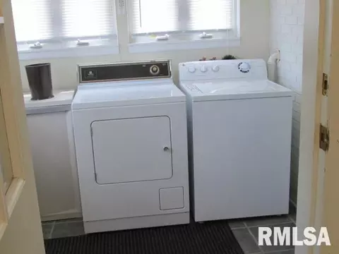 3406 51st St, Moline, IL 61265 photo 9