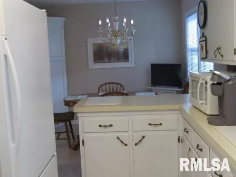 3406 51st St, Moline, IL 61265 photo 8