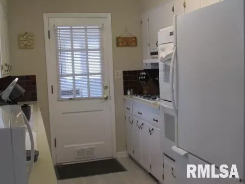 3406 51st St, Moline, IL 61265 photo 7