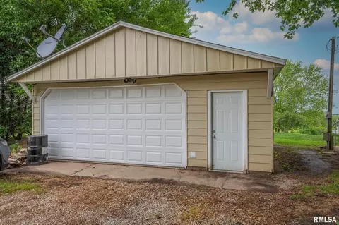 22901 245th St, Eldridge, IA 52748 photo 19