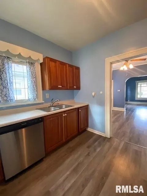 304 8th St, Silvis, IL 61282 photo 8