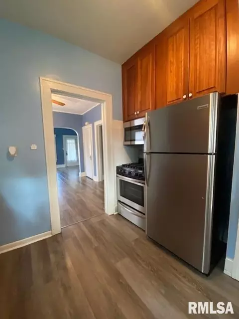 304 8th St, Silvis, IL 61282 photo 9