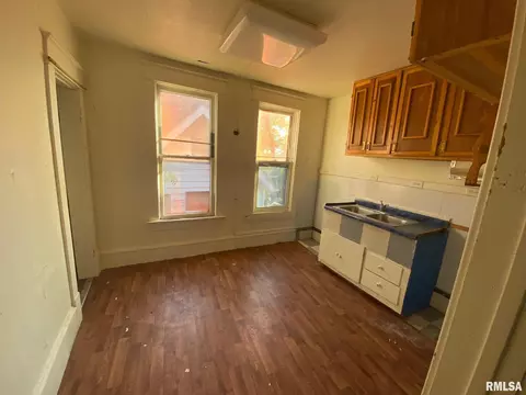 742 14th St, Moline, IL 61265 photo 5