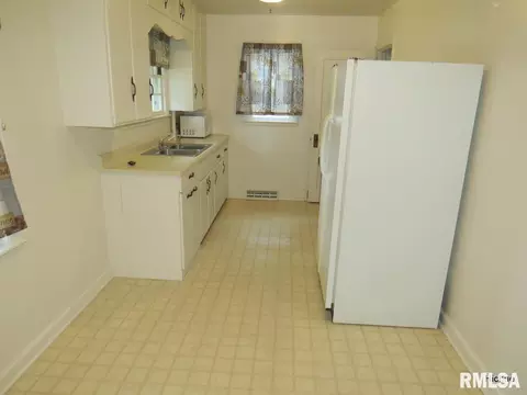 500 N Genesee St, Morrison, IL 61270 photo 2
