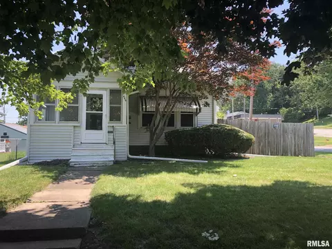 444 51st St, Moline, IL 61265 photo 2