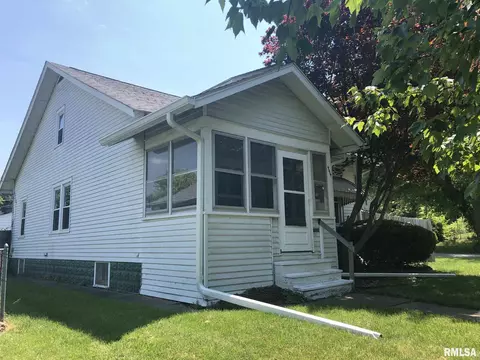 444 51st St, Moline, IL 61265 photo 1