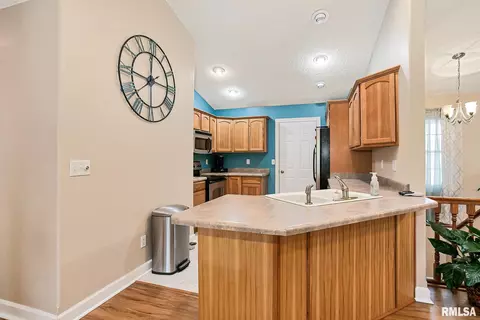 917 17th Ave, Silvis, IL 61282 photo 9