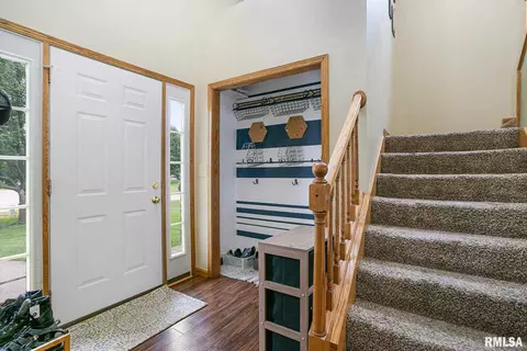 3129 Hunter Ln, Eldridge, IA 52748 photo 3