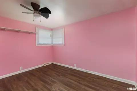2402 8th St, Silvis, IL 61282 photo 10