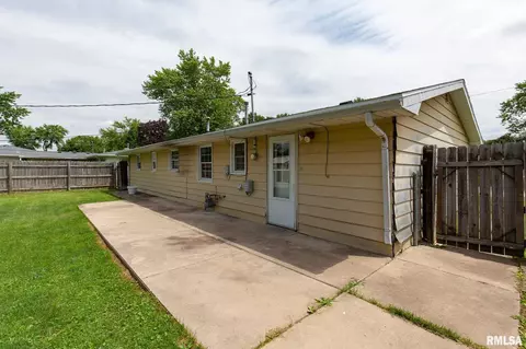 2402 8th St, Silvis, IL 61282 photo 21