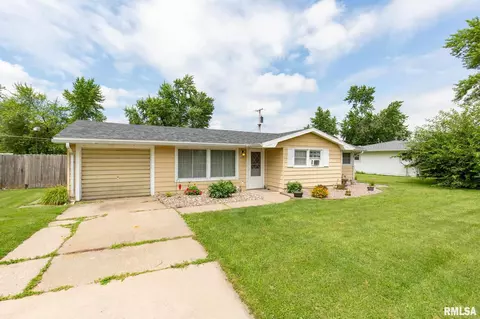 2402 8th St, Silvis, IL 61282 photo 2