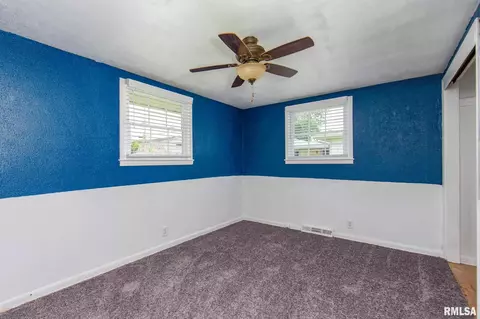2402 8th St, Silvis, IL 61282 photo 11