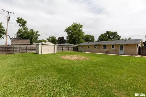 2402 8th St, Silvis, IL 61282 photo 23