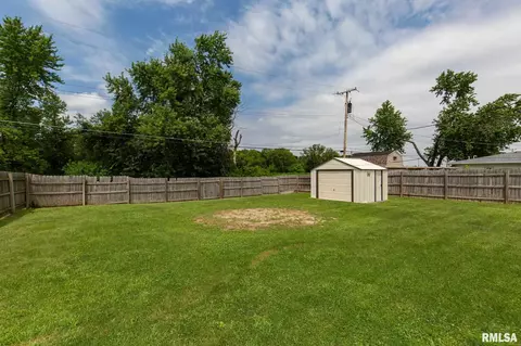 2402 8th St, Silvis, IL 61282 photo 25