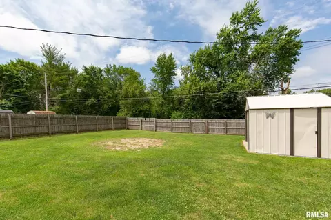 2402 8th St, Silvis, IL 61282 photo 24