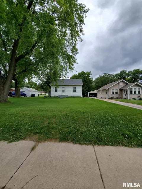 1213 53rd St, Moline, IL 61265 photo 1