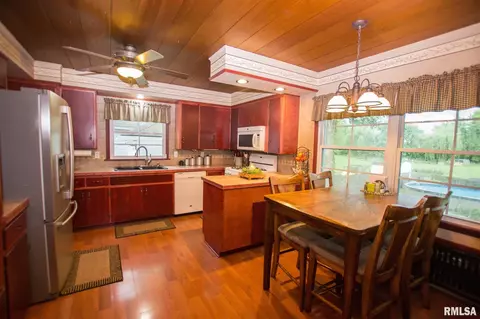 635 W Lincolnway Rd, Morrison, IL 61270 photo 11