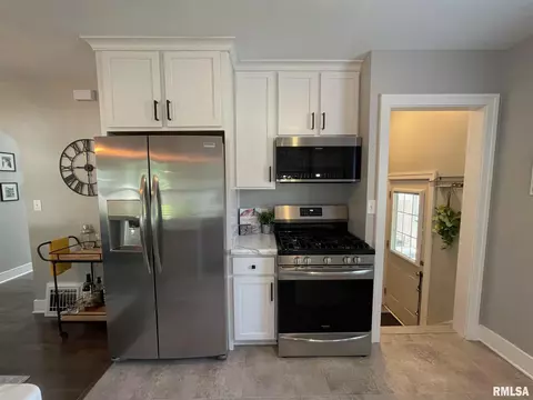 402 27th Ave, Moline, IL 61265 photo 6